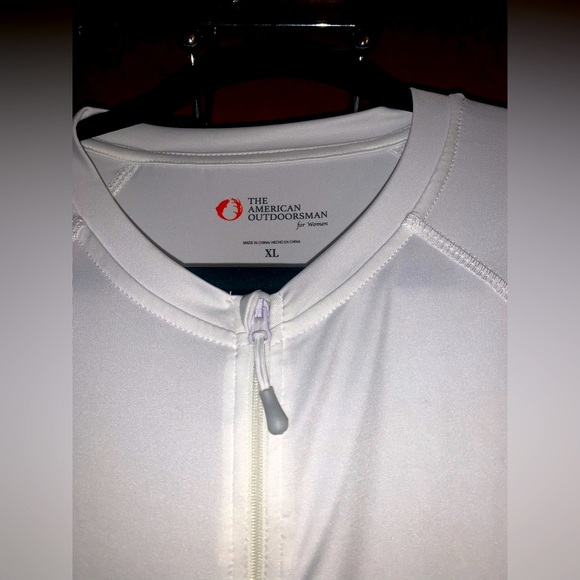 The American Outdoorsman polyester and spandex woman’s top - Picture 2 of 3